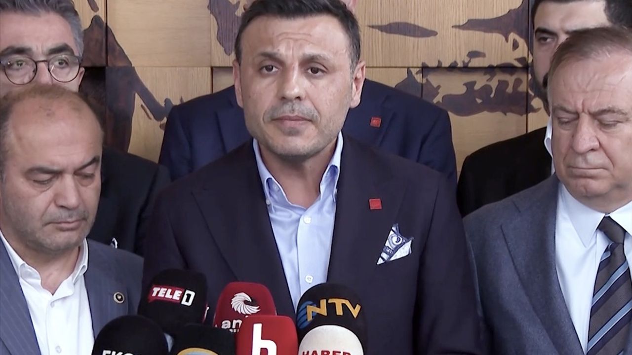 CHP İstanbul İl Başkanı Çelik, Yolsuzluk Soruşturmalarına İlişkin Açıklama Yaptı