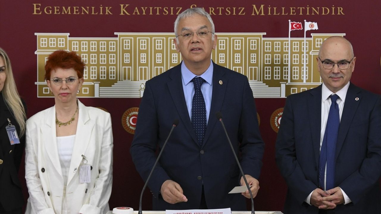 CHP'li Vekiller Tütün ve Elektronik Sigara ile Mücadele Çağrısında Bulundu