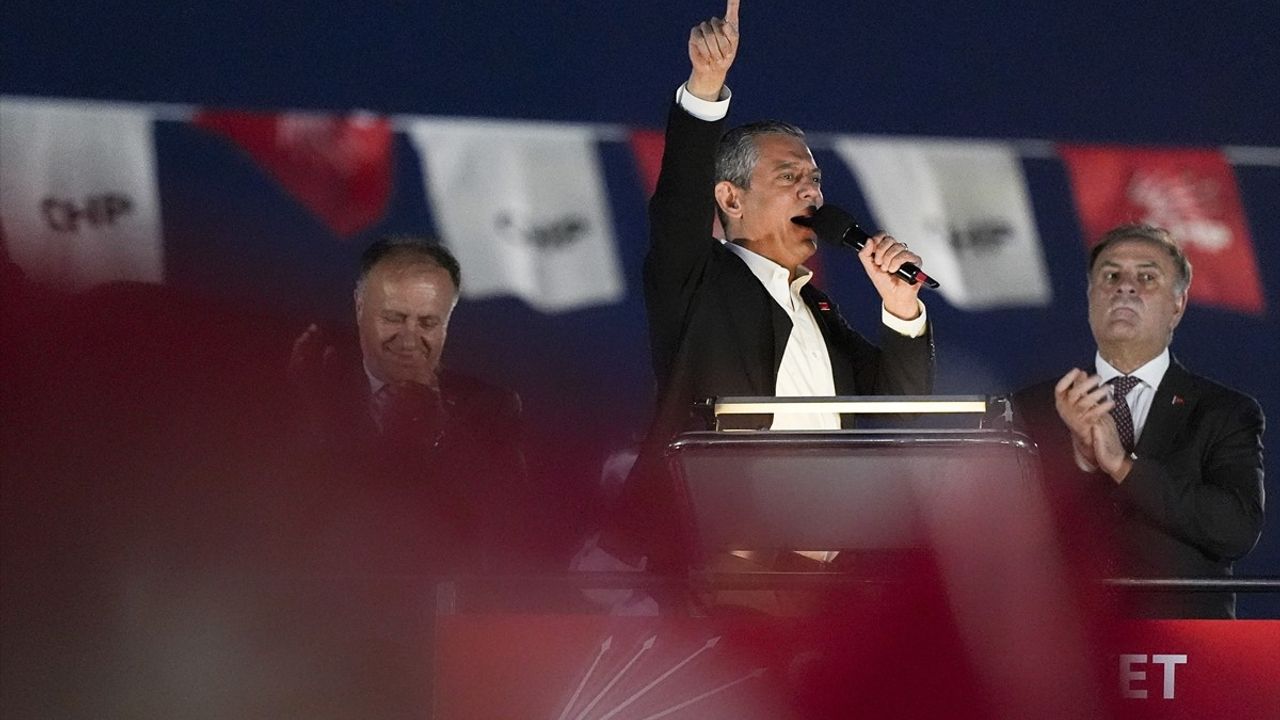 CHP Lideri Özel, Pendik Mitinginde Önemli Açıklamalarda Bulundu