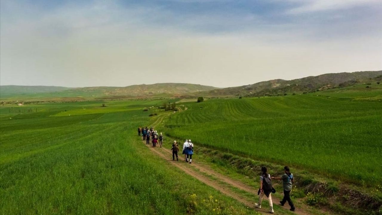 Çorum'da Doğaseverler Hitit Yolu'nu Keşfetmeye Çıktı