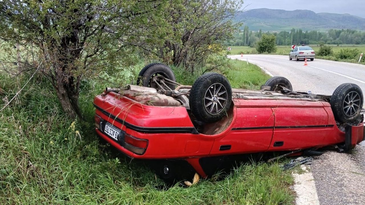 Çorum'da Otomobil Devrildi: 4 Yaralı
