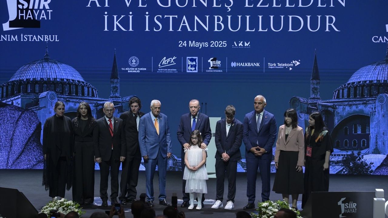 Cumhurbaşkanı Erdoğan'dan 'Bir Şiir Bir Hayat Canım İstanbul' Konuşması
