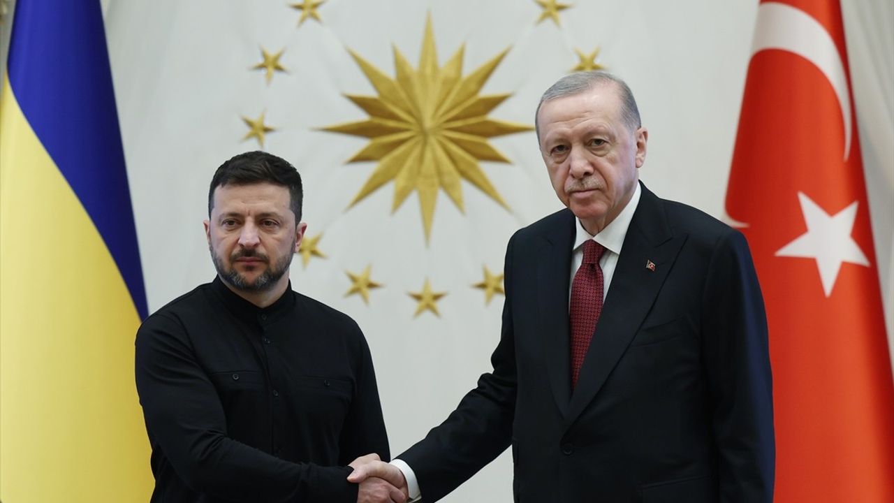 Cumhurbaşkanı Erdoğan, Ukrayna Devlet Başkanı Zelenskiy ile Görüştü