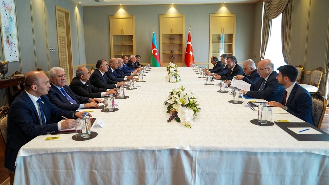 Cumhurbaşkanı Yardımcısı Yılmaz, Azerbaycan ile İlişkileri Geliştirmek İçin Görüşme Gerçekleştirdi
