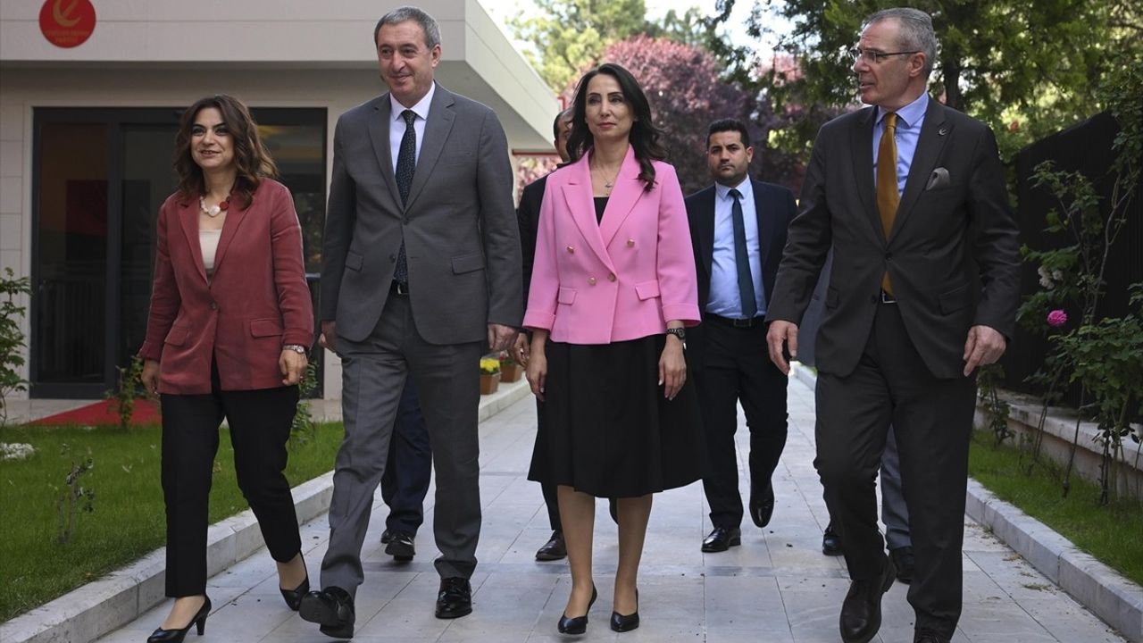 DEM Parti Yeniden Refah Partisi'ni Ziyaret Etti