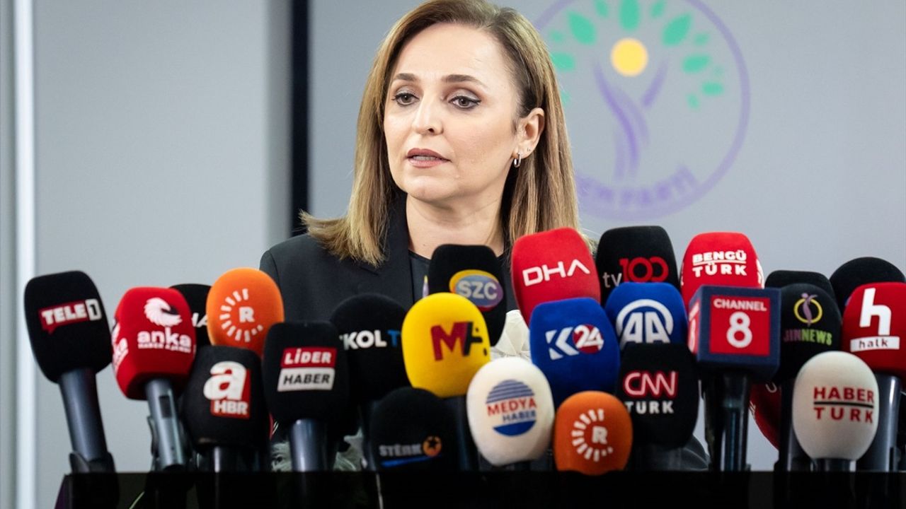 DEM Partisi'nden PKK'nın Fesih Kararına Destek