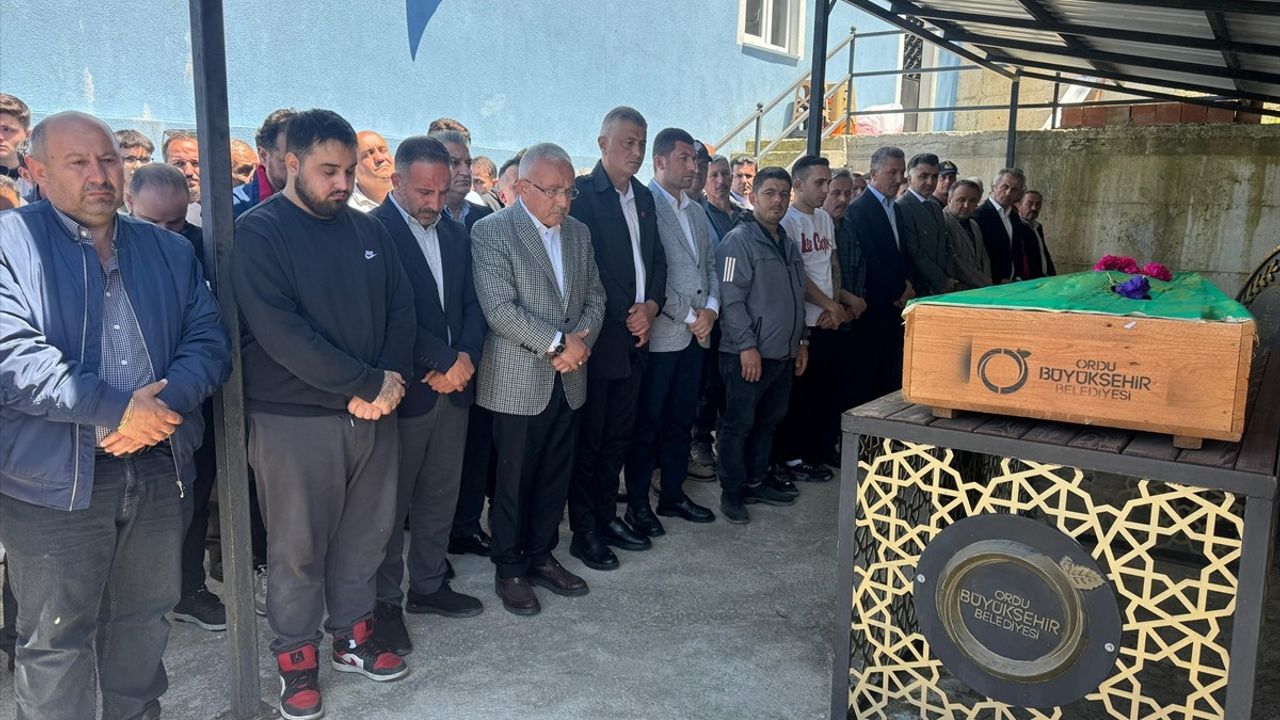 Denizde Boğulan Lise Öğrencisi Orhan Kadirhan Bilkay'ın Cenazesi Defnedildi