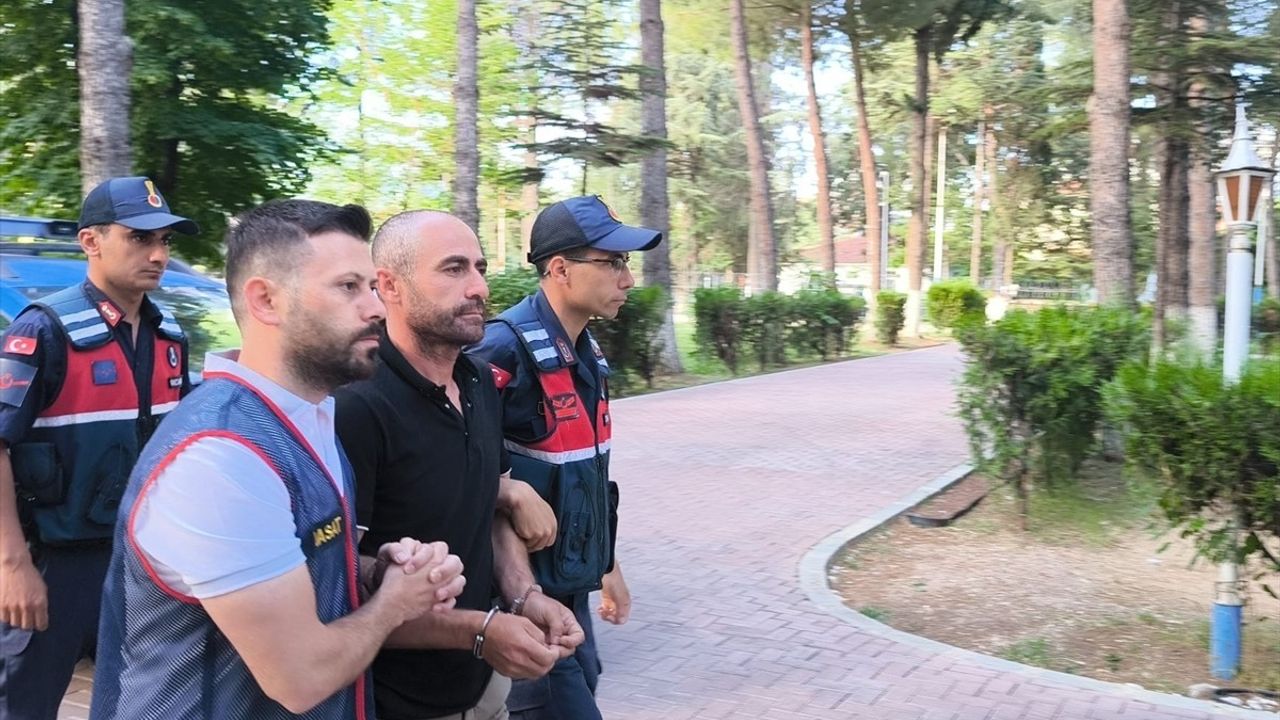 Denizli'de Hırsızlık Operasyonu: 140 Kez Soygun Yapan Şüphelilerden Biri Tutuklandı