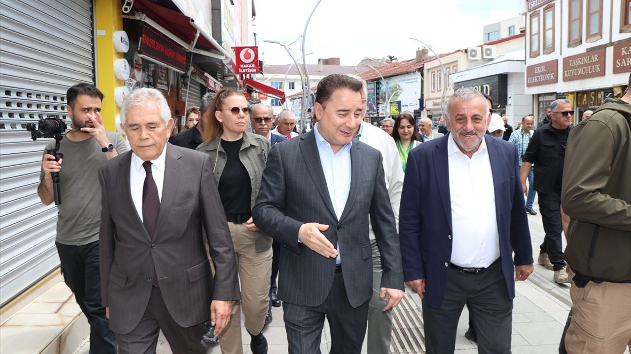 DEVA Partisi Genel Başkanı Ali Babacan Yozgat'ta Esnaf Ziyareti Gerçekleştirdi