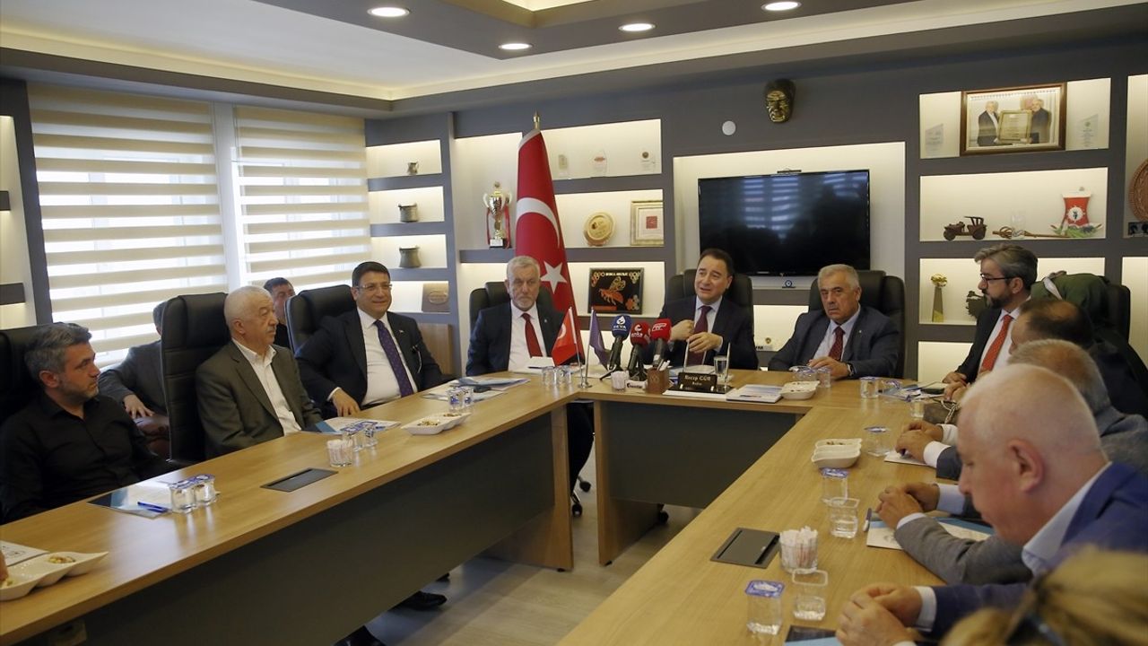 DEVA Partisi Genel Başkanı Babacan Çorum'da Erken Seçim Düzenlemeleri Üzerine Konuştu