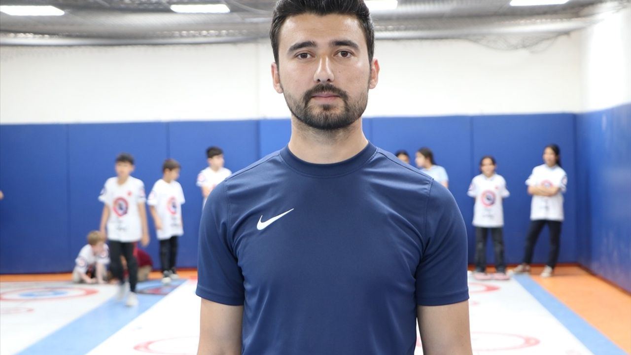 Dezavantajlı Mahalledeki Sporcu Kızların Floor Curling Hedefi: Türkiye Şampiyonluğu
