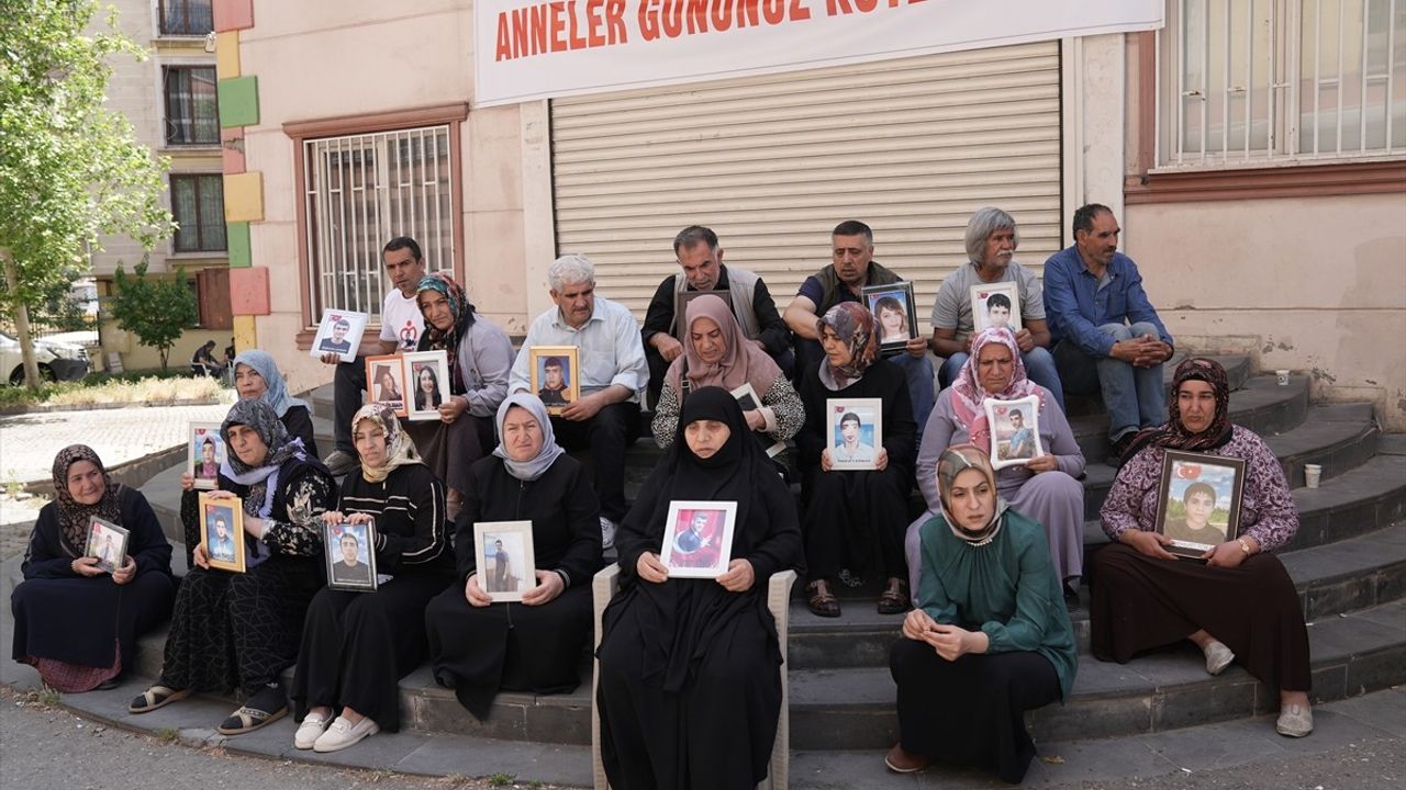 Diyarbakır Anneleri, Terörsüz Türkiye Sürecine Destek Veriyor