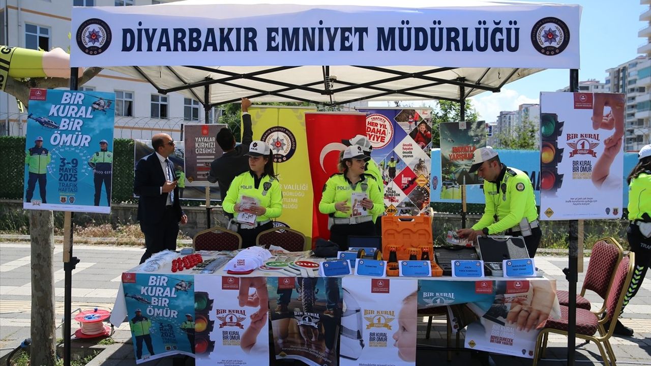 Diyarbakır'da Trafik Güvenliği Haftası Etkinliği Gerçekleştirildi