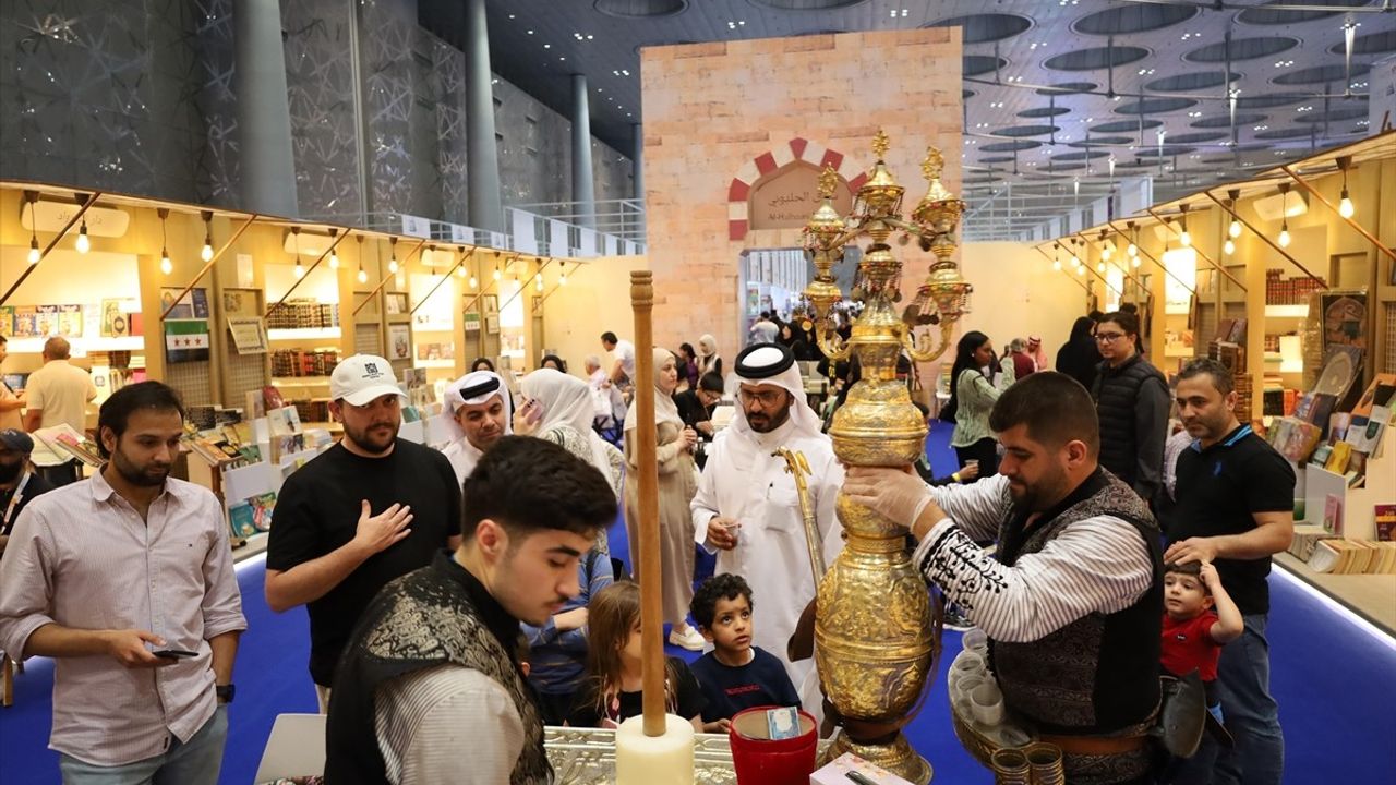 Doha Kitap Fuarı'nda Halep Çarşısı Yoğun İlgi Görüyor