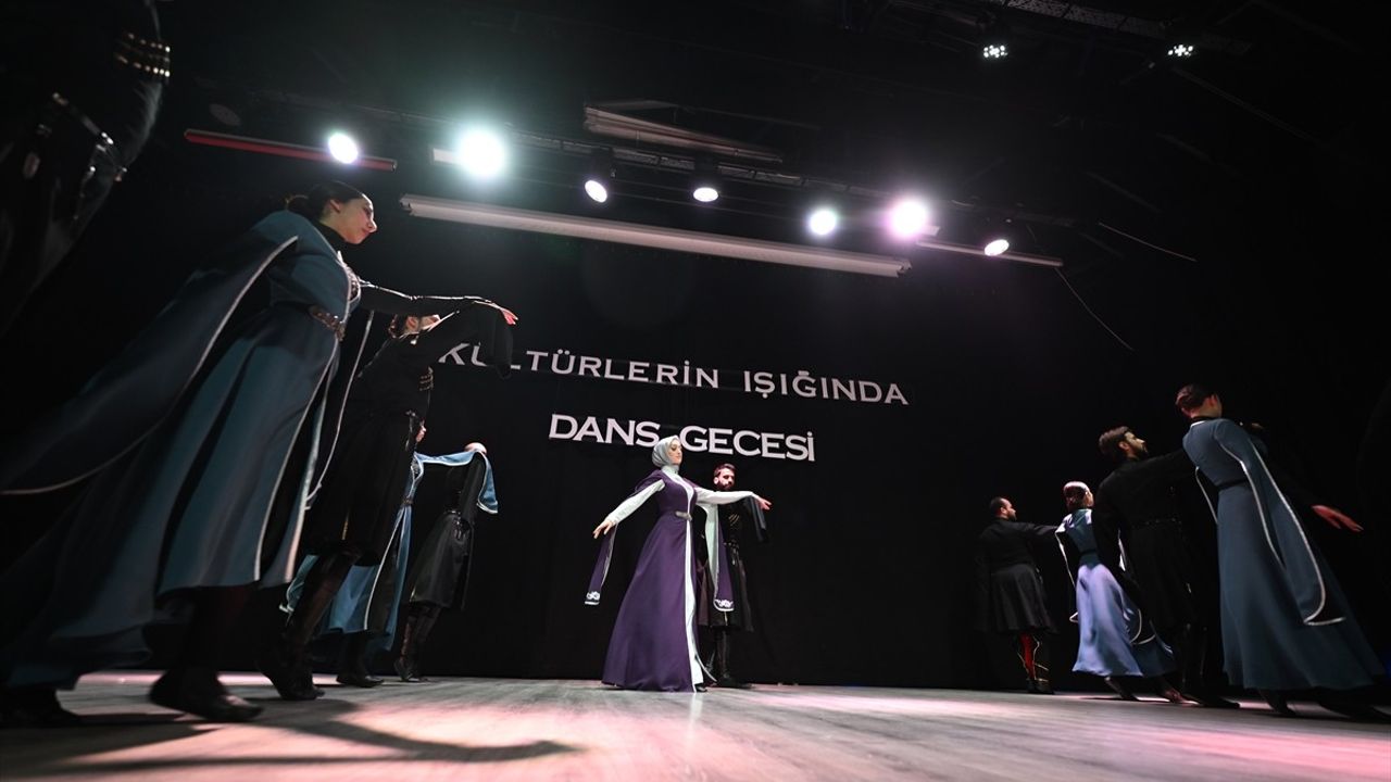 Düzce'de Kültürlerin Işığında Dans Etkinliği