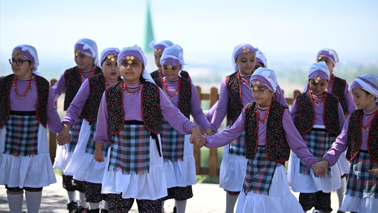 Düzce'de Müzeler Haftası Kutlaması: Prusias ad Hypium Antik Kenti'nde Tarihi Bir Etkinlik