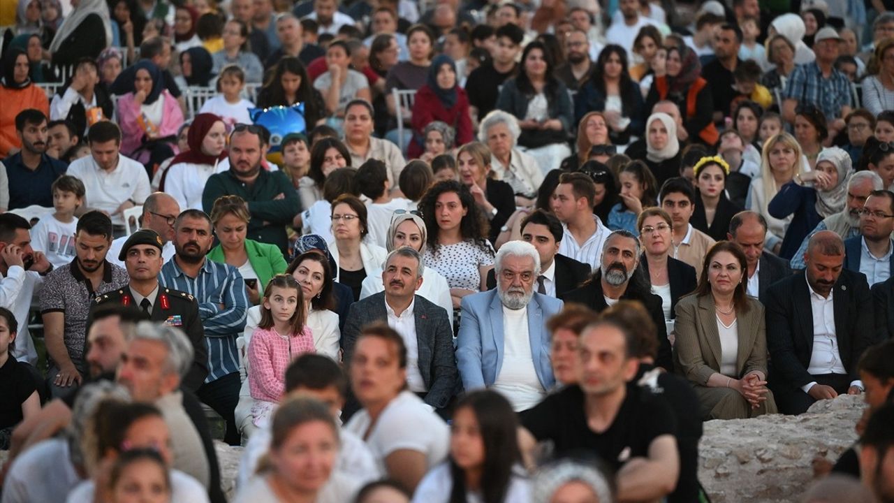 Edirne'de İstanbul'un Fethi Coşkuyla Kutlandı