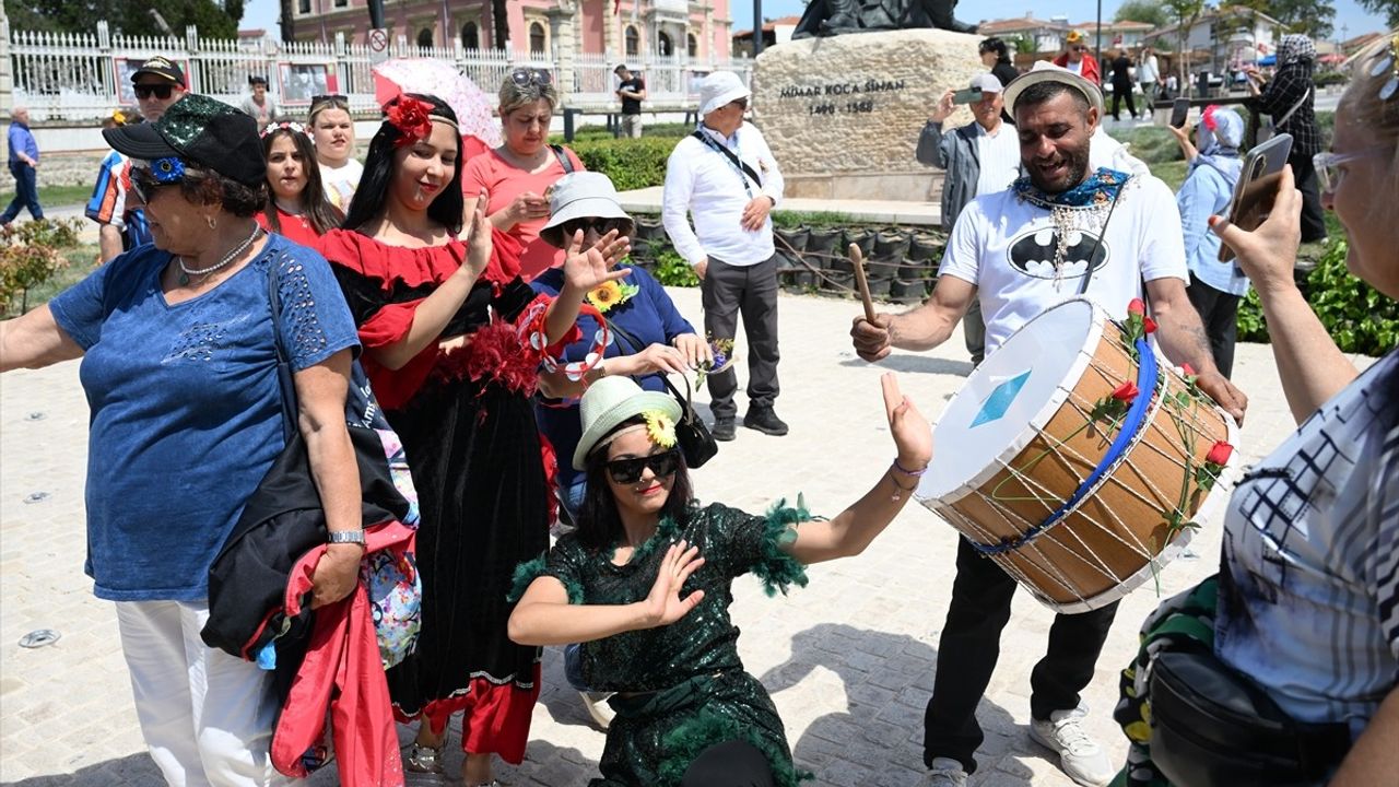 Edirne'de Kakava-Hıdırellez Şenlikleri Renkli Görüntülerle Devam Ediyor