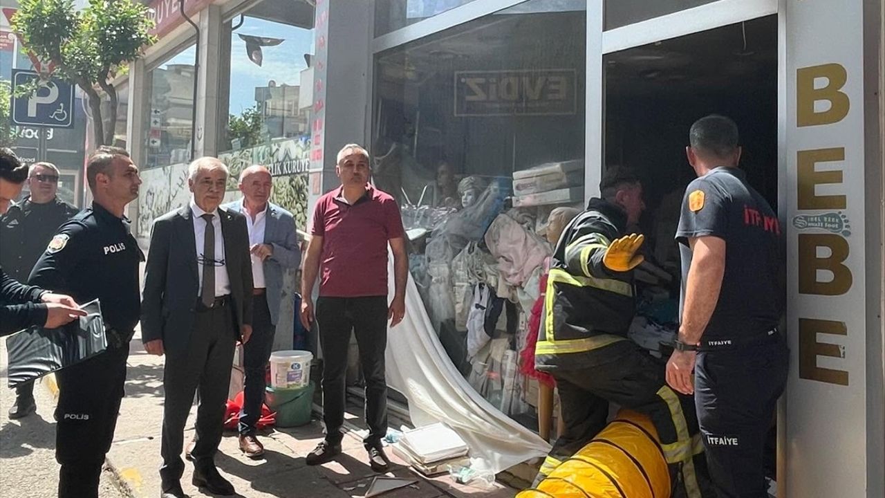 Edirne'deki Çocuk Kıyafeti Dükkanında Yangın Çıktı