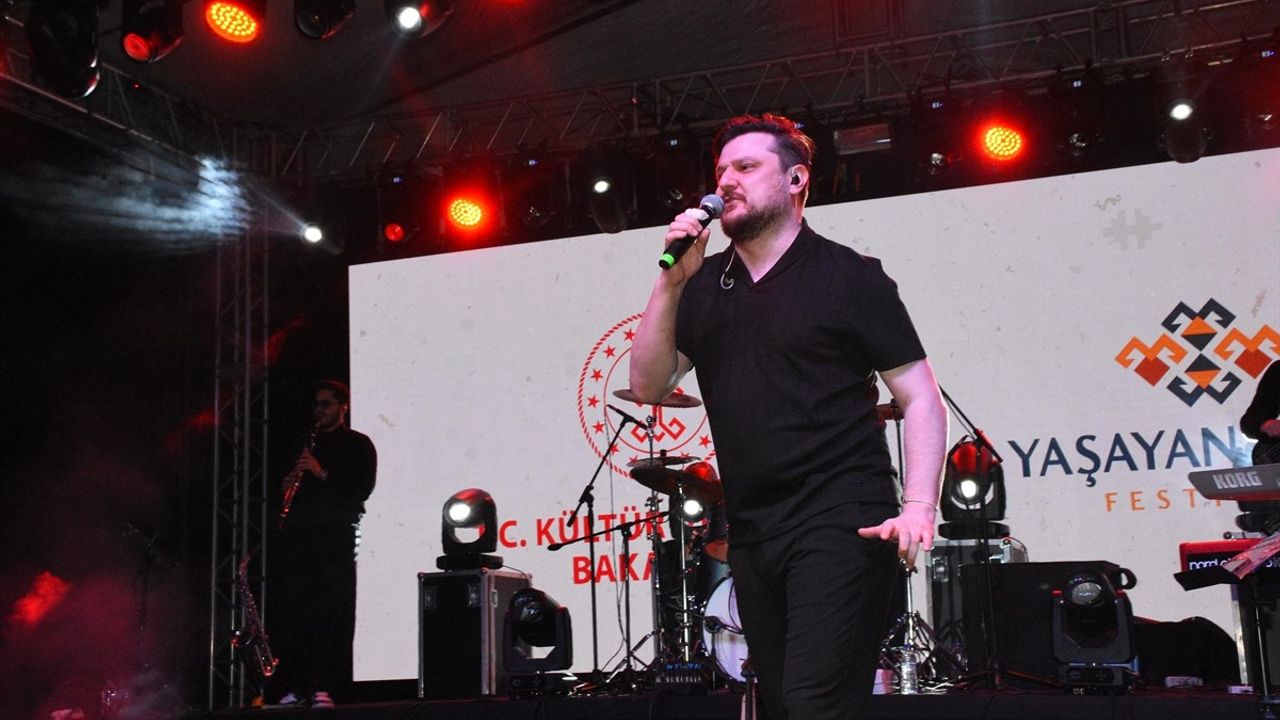 Ekin Uzunlar 'Yaşayan Miras Festivali'nde Sahne Aldı