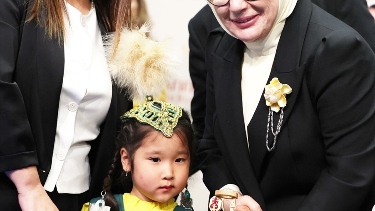Emine Erdoğan'dan Güçlü Aile Programına Vurgu