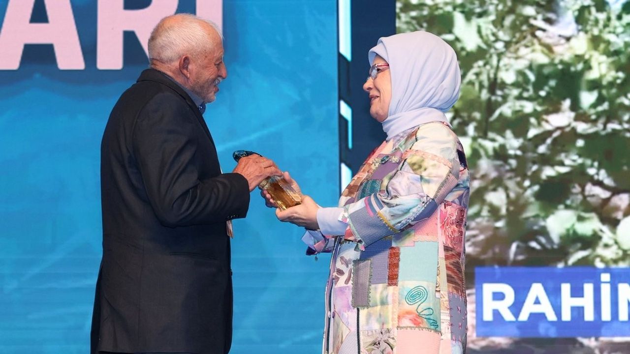 Emine Erdoğan'dan 'Orman Dedesi' Rahim Demirbaş'a Taziye Mesajı
