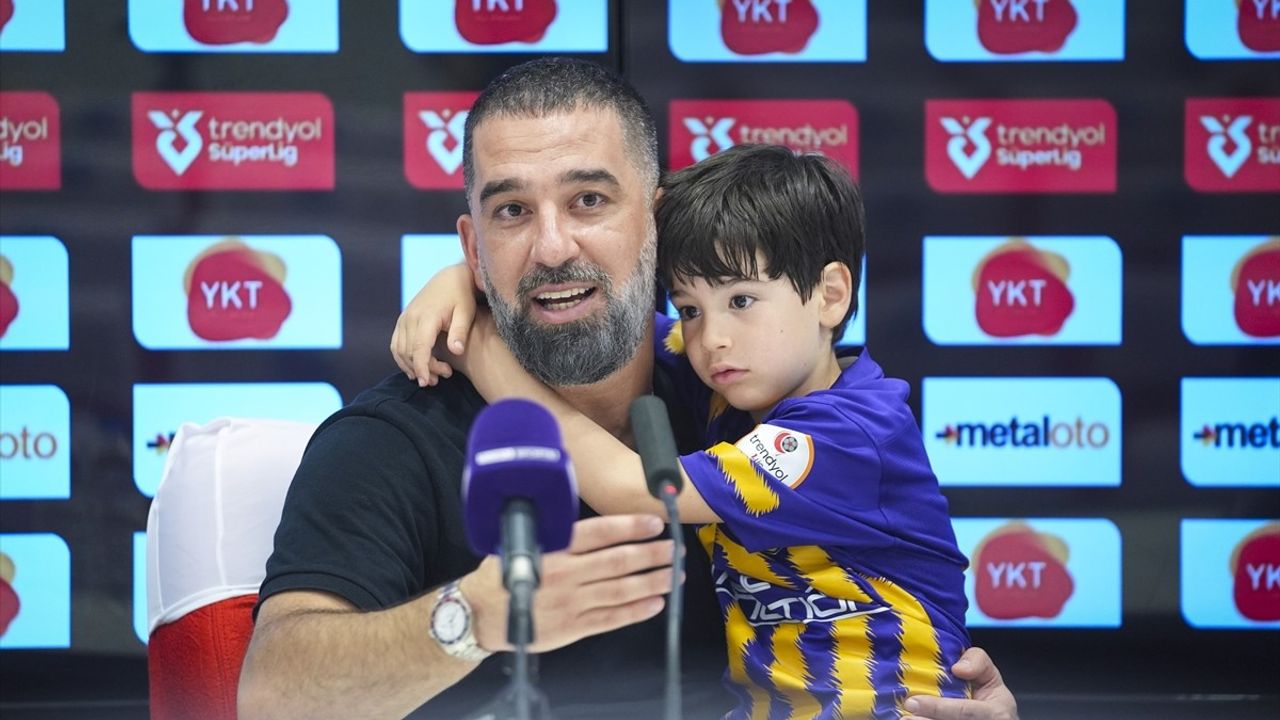 Emre Belözoğlu: Antalyaspor İçin Güçlü Bir Gelecek İstiyorum