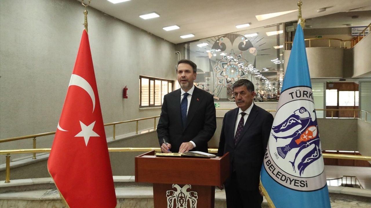 Enerji ve Tabii Kaynaklar Bakanı Bayraktar'dan Enerjide Bağımsız Türkiye Vurgusu