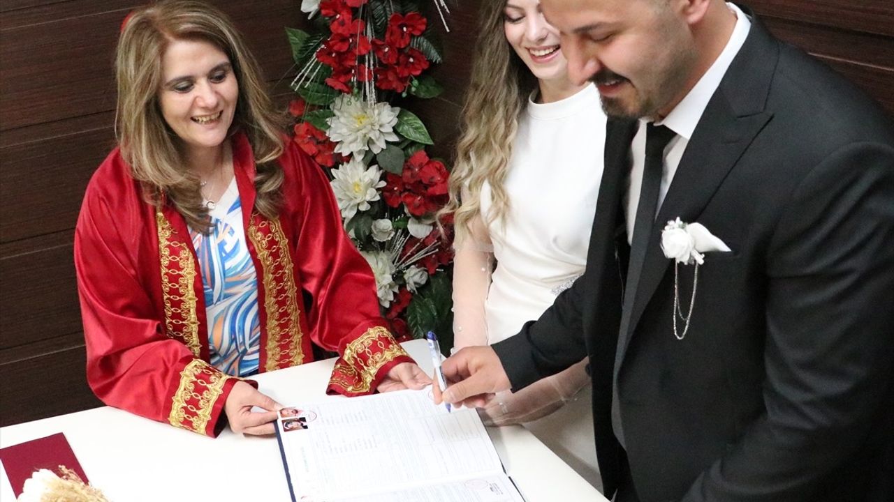 Erzurum'da Çiftler 25 Mayıs 2025'te Nikahlarını Kıyıyor