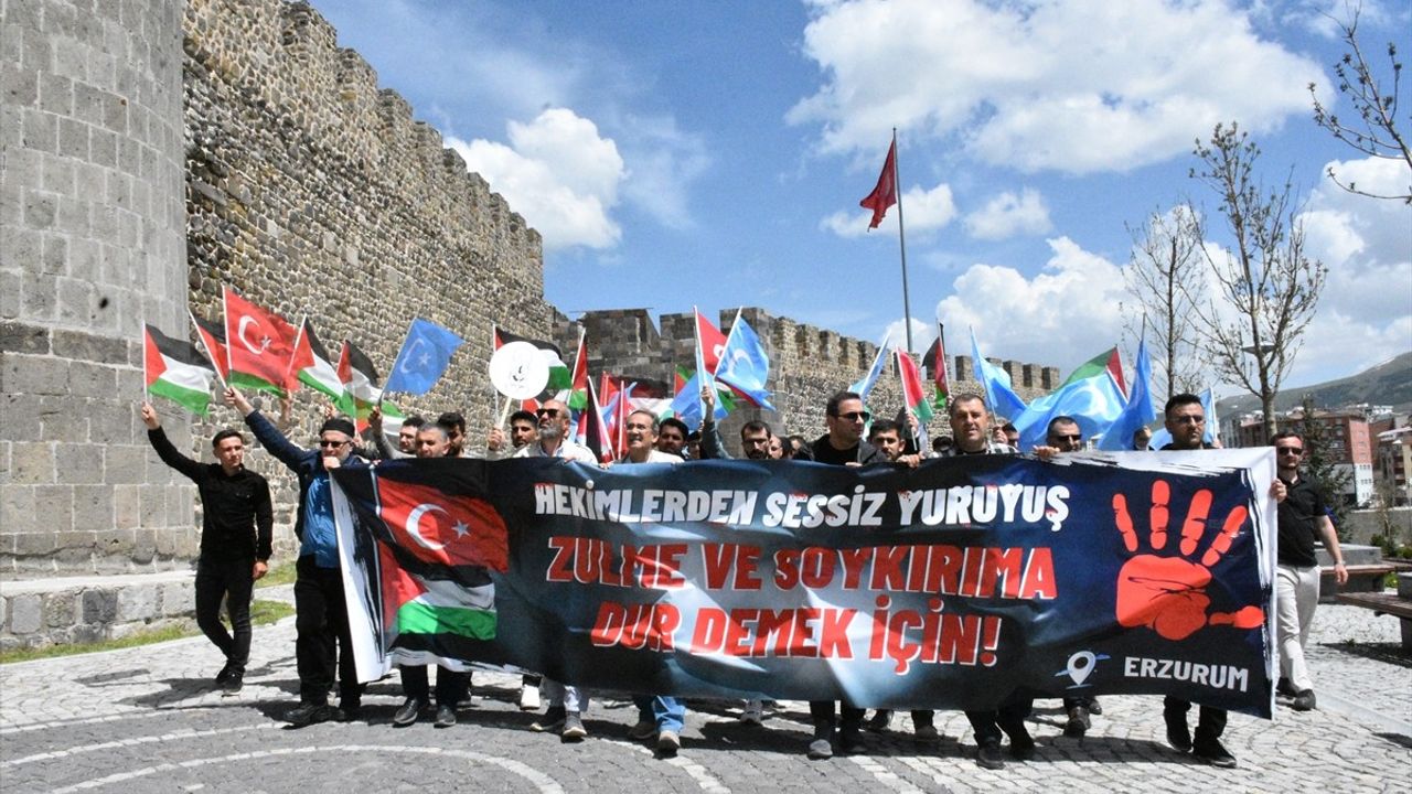 Erzurum'da Sağlıkçılardan Gazze İçin Yürüyüş