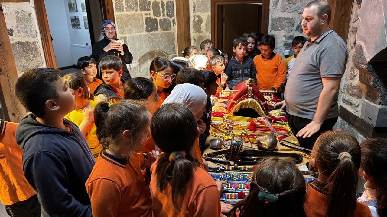 Erzurum'da Unutulmaya Yüz Tutan Meslekler Tanıtıldı