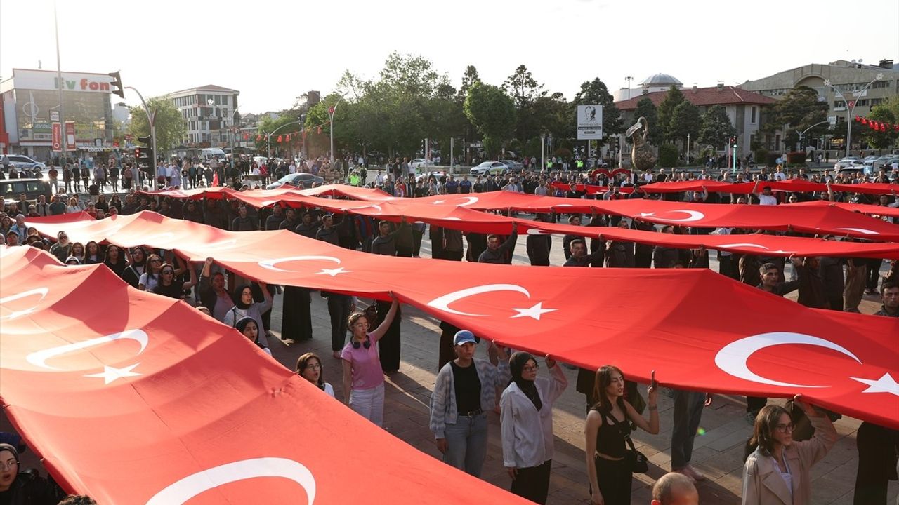 Erzurum ve Erzincan'da 19 Mayıs Bayramı Coşkuyla Kutlandı