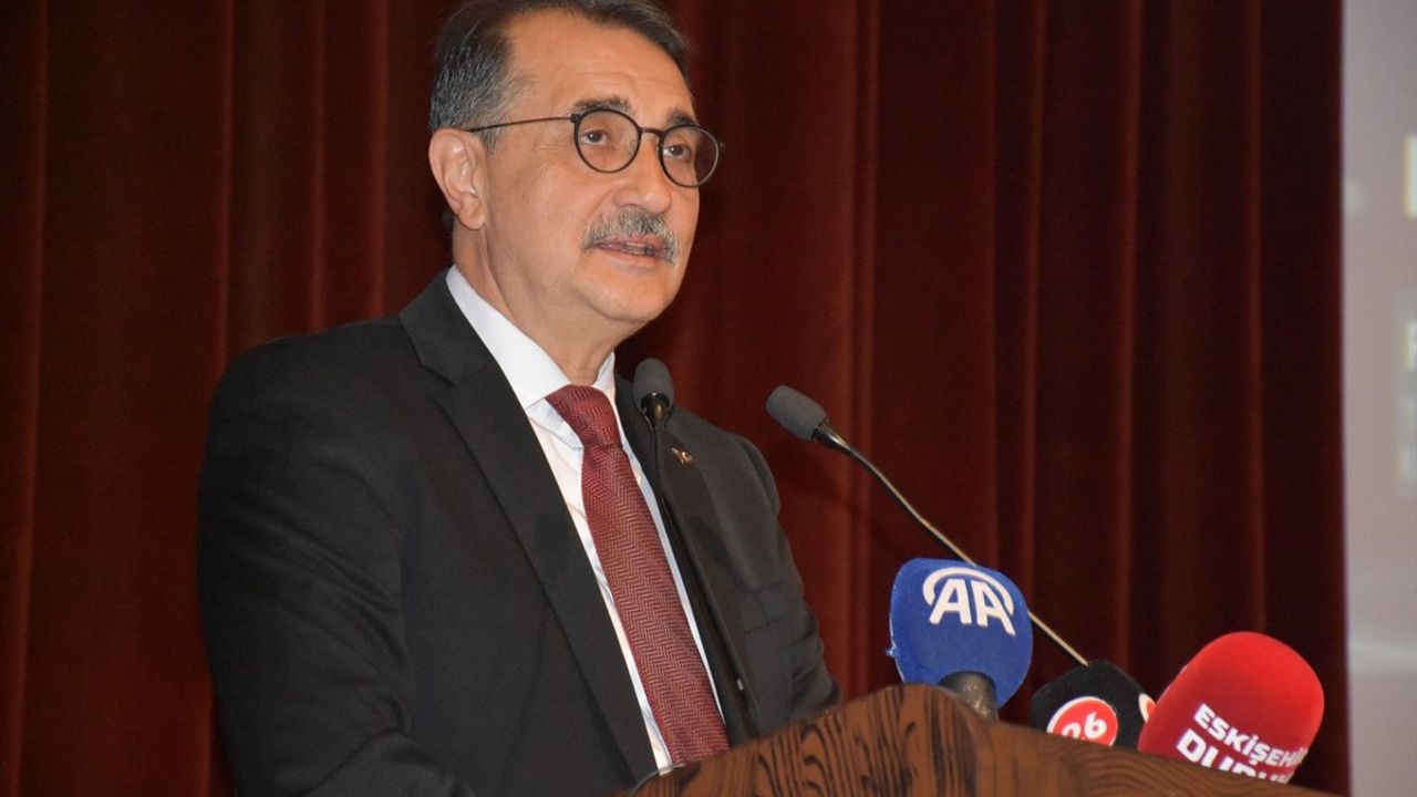 Eskişehir'de 'Yapay Zeka' Sempozyumu Gerçekleşti