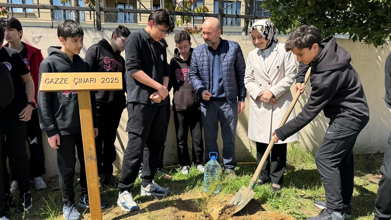 Eyüp Sultan Derneği'nden Filistinli Çocuklara Fidan İle Destek