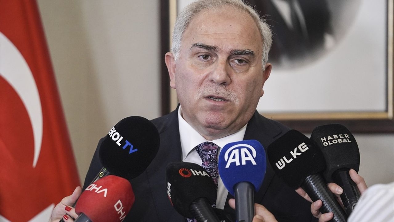 Fatih Belediye Başkanı Turan'dan CHP Genel Başkanı Özel'e Sert Yanıt