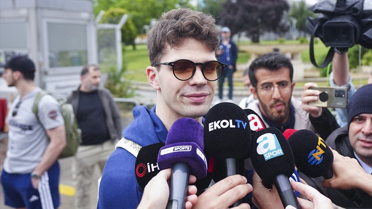 Fenerbahçe Beko Avrupa Ligi Şampiyonu Olarak Yuvaya Döndü