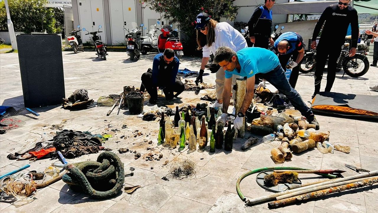 Fethiye'de Deniz Dibi Temizliği Etkinliği Gerçekleşti