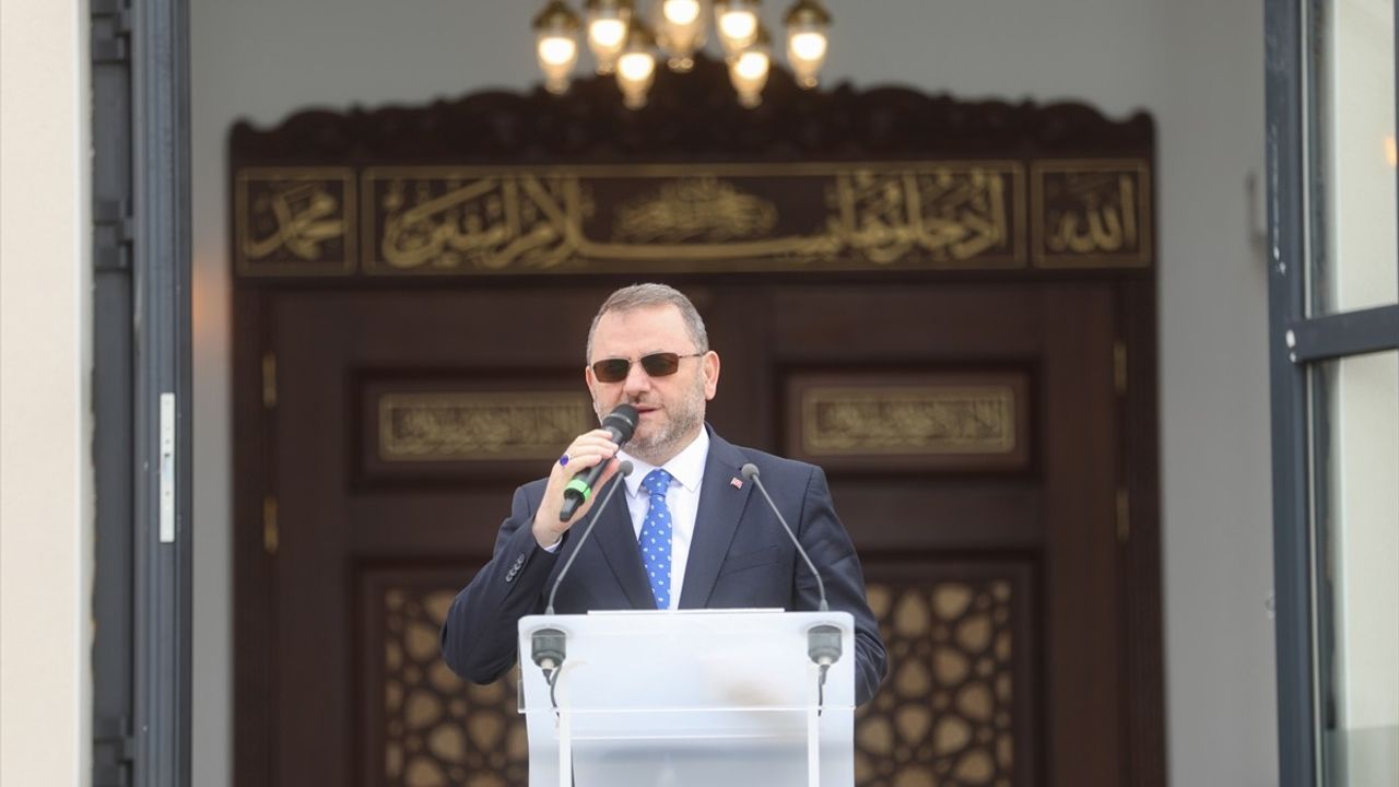 Fransa'nın Roubaix Kentinde Eyüp Sultan Camisi Açıldı