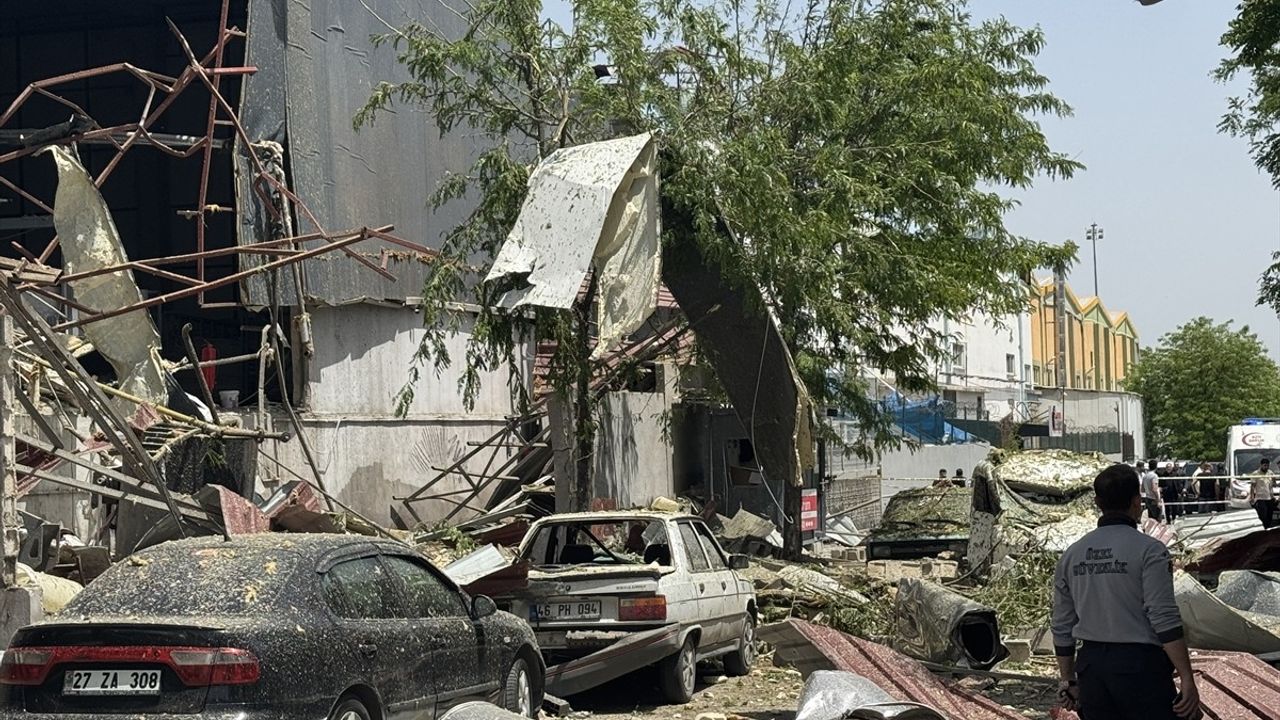 Gaziantep'teki Halı Fabrikasında Patlama: 7 İşçi Yaralandı