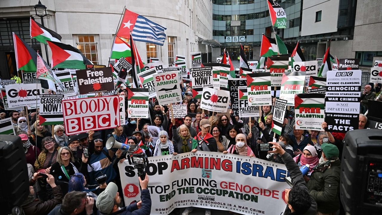 Gazze Soykırımı Protesto Edildi: BBC Hedefte