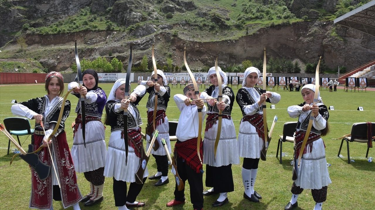 Geleneksel Türk Okçuluğu Yarışmaları Gümüşhane'de Başladı