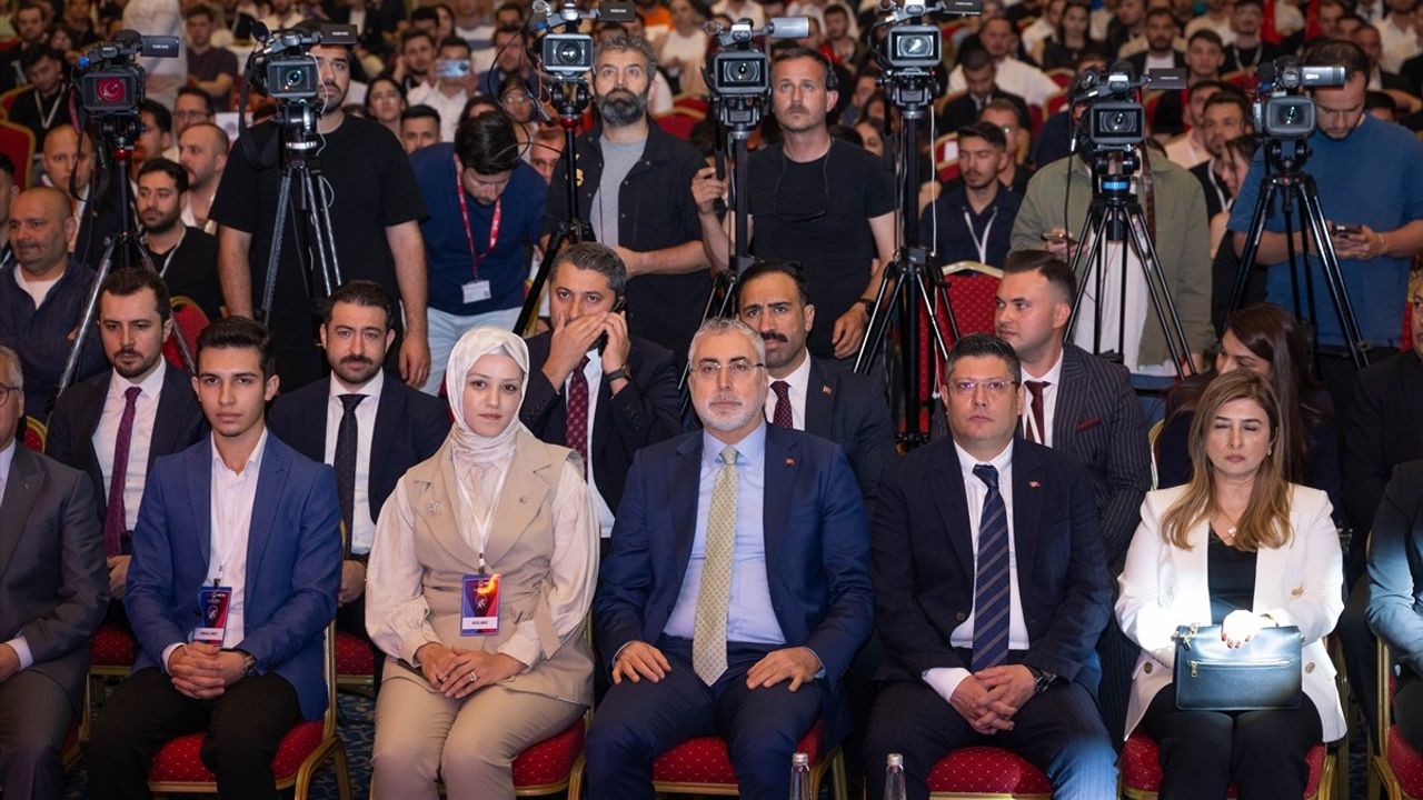 Genç İşçilerin Geleceği: Çalışma Bakanı Işıkhan'dan Önemli Açıklamalar