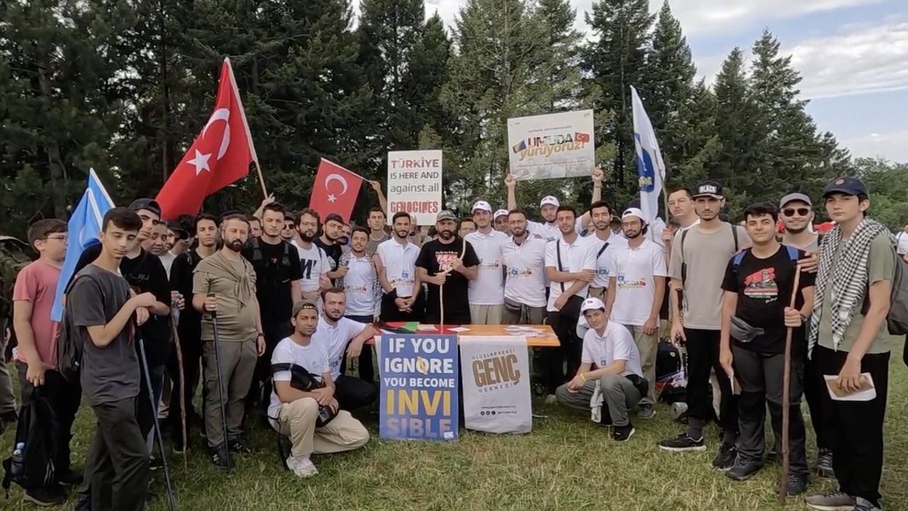 Gençler Srebrenitsa İçin Yürüyüşte Buluşuyor