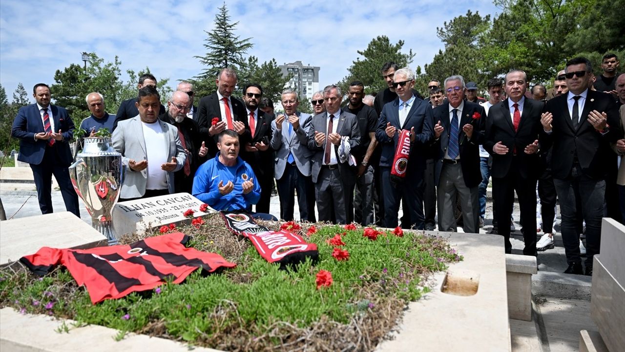 Gençlerbirliği Ziyareti: Anıtkabir ve İlhan Cavcav'ın Mezarı