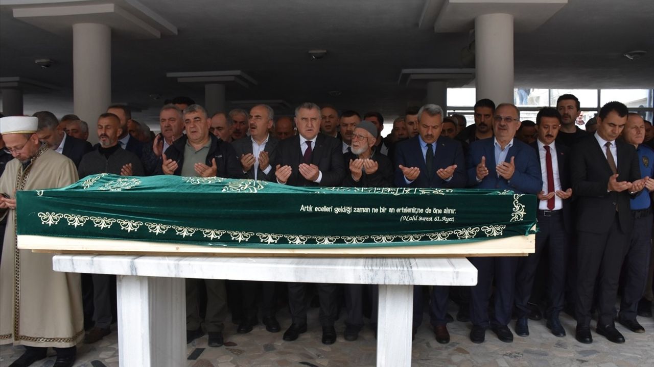 Gençlik ve Spor Bakanı Osman Aşkın Bak'ın Amcası Defnedildi