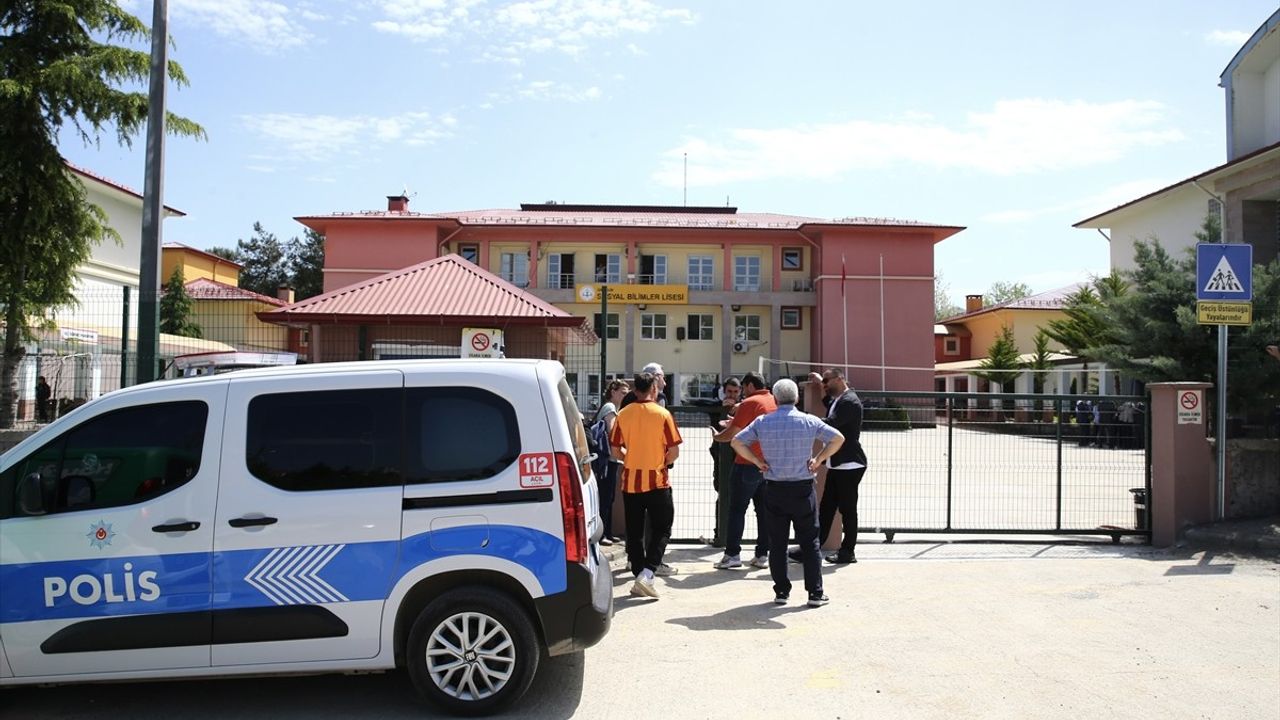 Giresun'da Lisede Silahlı Saldırı: İki Kız Kardeş Hayatını Kaybetti