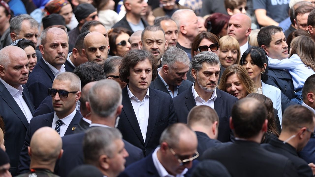 Gürcistan'da Aile Değerlerine Vurgu: Yürüyüş ve Kutlamalar
