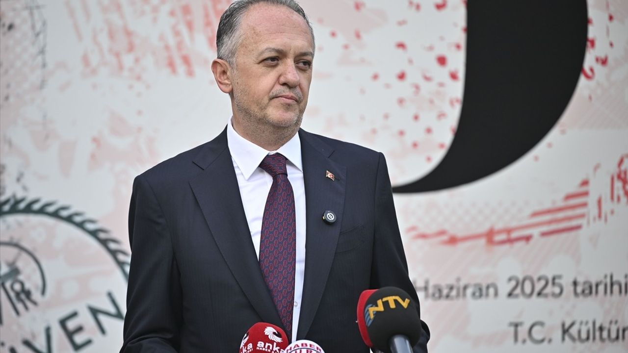 Güven Hastanesi'nden 50. Yıl Sergisi: 50 Sanatçı 50 Eser