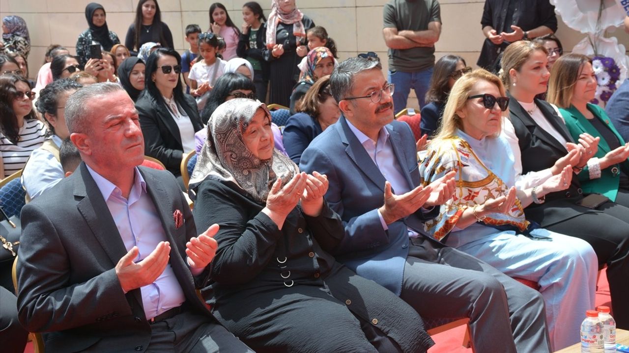 Hakkari'de Kadın Girişimciler Anneler Günü'nde İş Yeri Sahibi Oldu