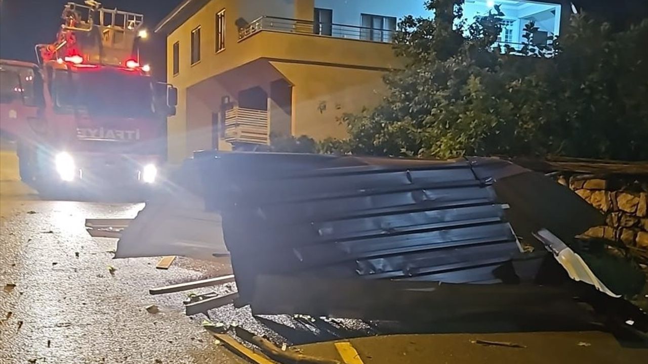 Hakkari'de Şiddetli Rüzgar Sonrası Zararlar